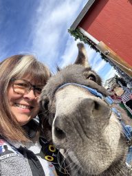 Gloria Gizmo Close Up